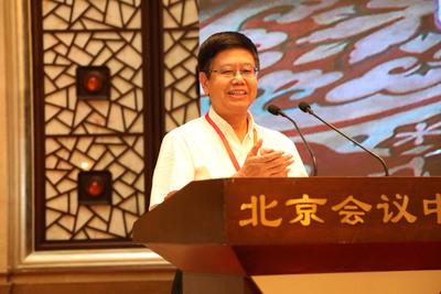 中国一重党委书记、董事长刘明忠受中国钢铁工业协会党委书记何文波邀请，作了即兴发言。